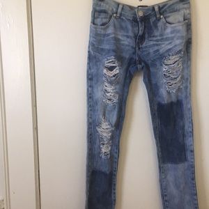 Light washed ripped skinny jeans